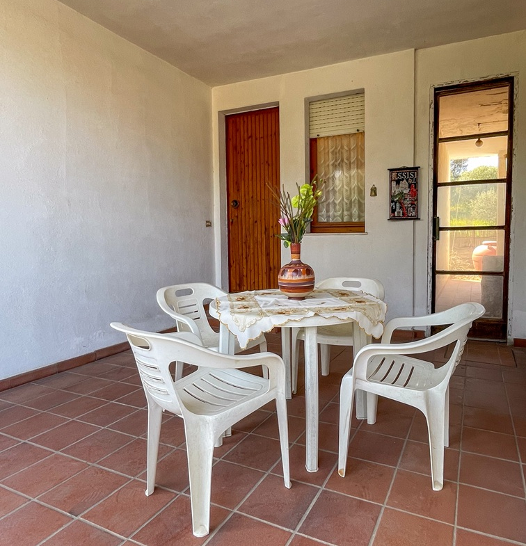 Ampia Villetta bilivelli con ampie pertinenze e terrazza a Serramanna