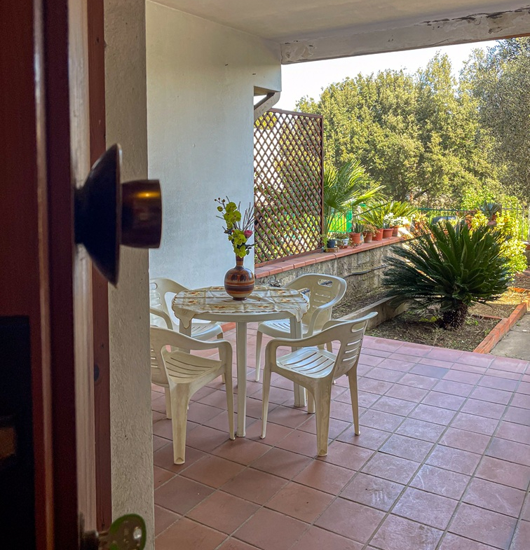Ampia Villetta bilivelli con ampie pertinenze e terrazza a Serramanna