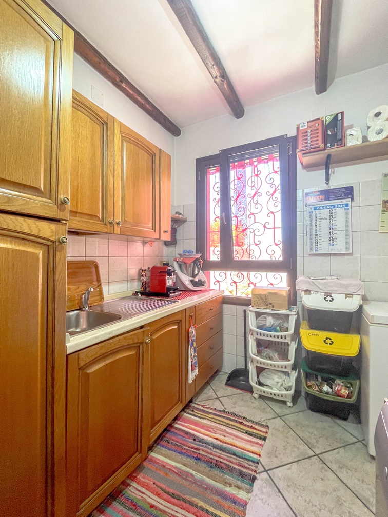 11 Serramanna semi-indipendente con cortile.