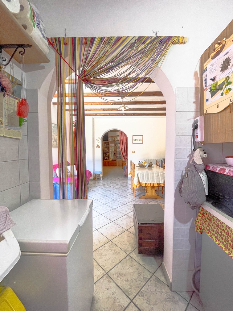 13 Serramanna semi-indipendente con cortile.