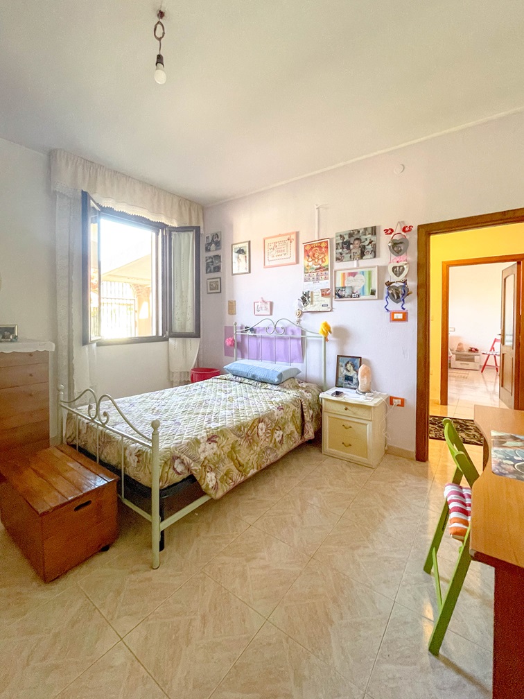 18 Serramanna semi-indipendente con cortile.