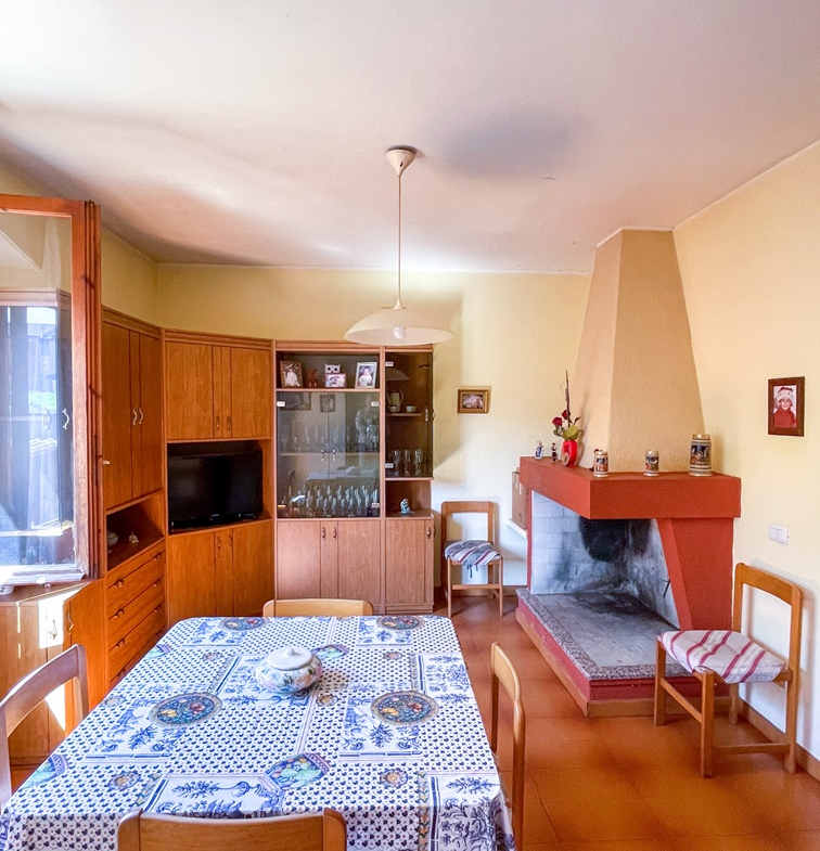 Ampia Villetta bilivelli con ampie pertinenze e terrazza a Serramanna
