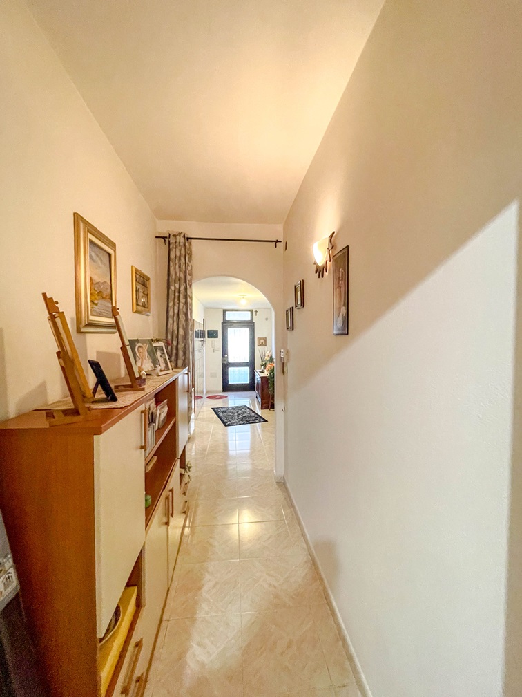 20 Serramanna semi-indipendente con cortile.