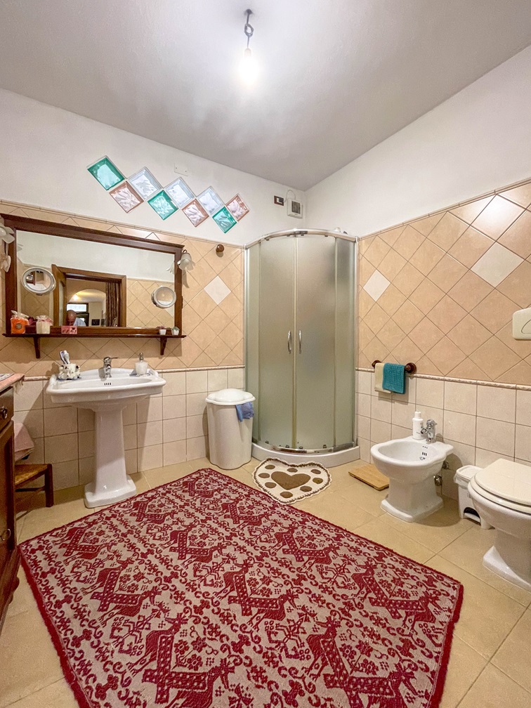 22 Serramanna semi-indipendente con cortile.