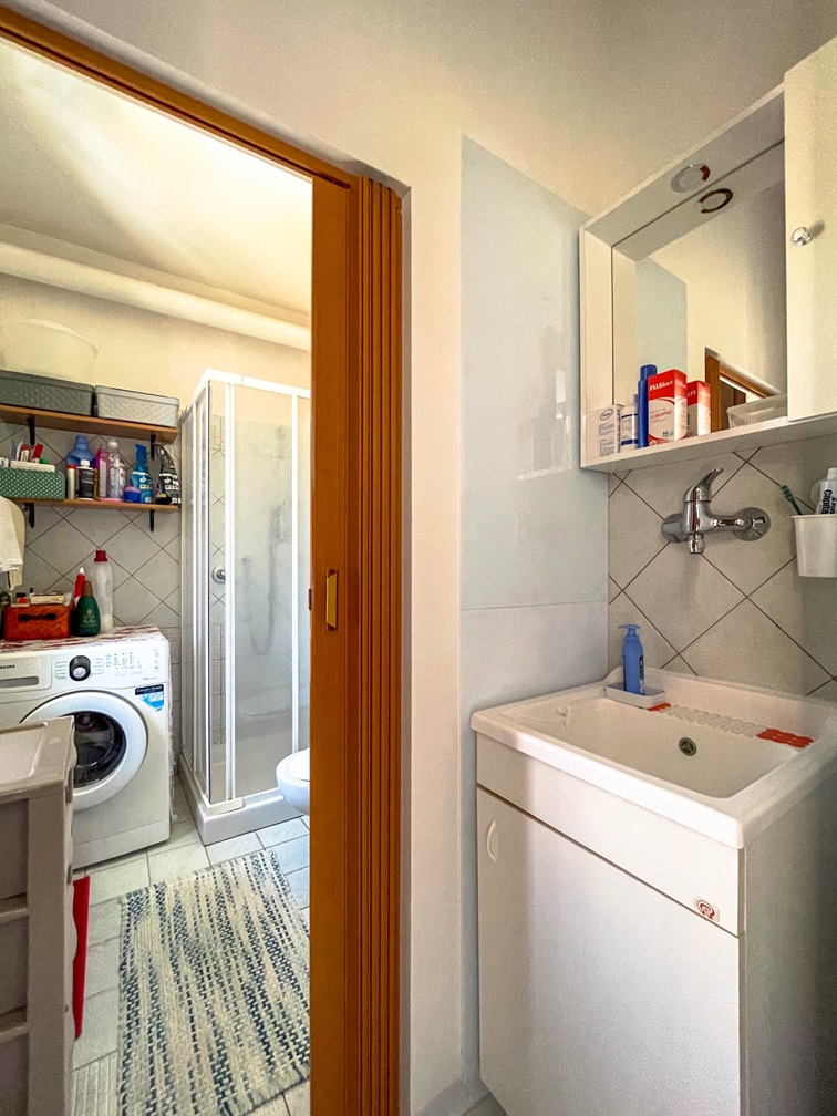 24 Serramanna semi-indipendente con cortile.