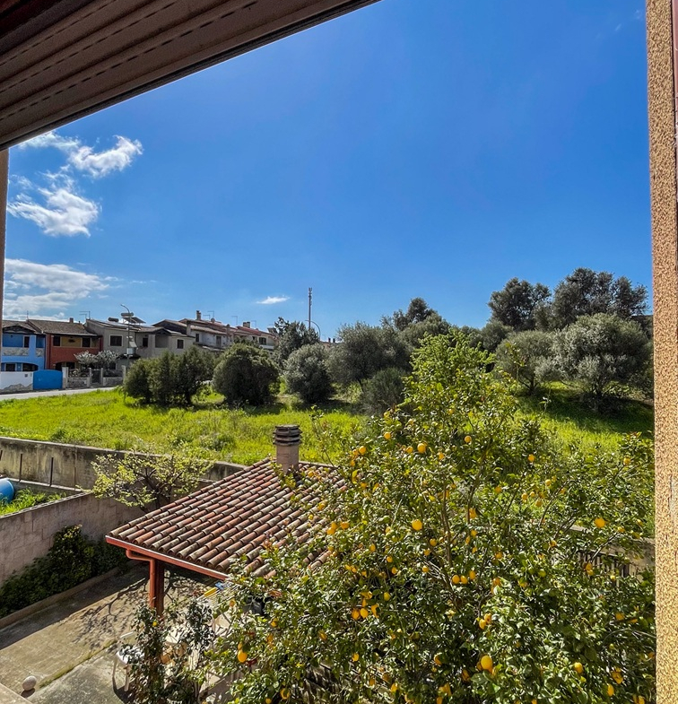 Ampia Villetta bilivelli con ampie pertinenze e terrazza a Serramanna