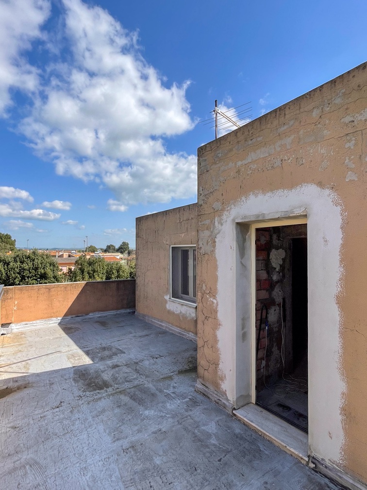 Ampia Villetta bilivelli con ampie pertinenze e terrazza a Serramanna