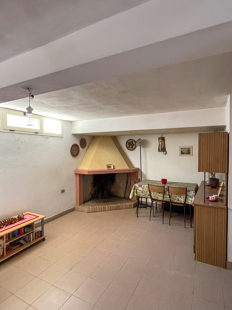 Ampia Villetta bilivelli con ampie pertinenze e terrazza a Serramanna
