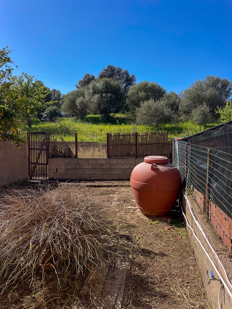 Ampia Villetta bilivelli con ampie pertinenze e terrazza a Serramanna