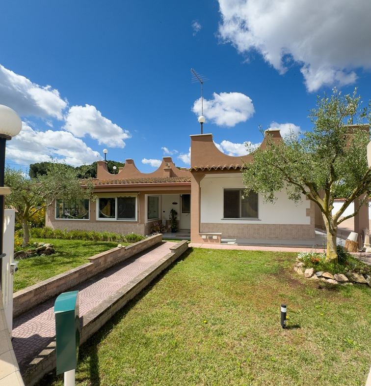 Villa indipendente in vendita – Località “Isca Bois”