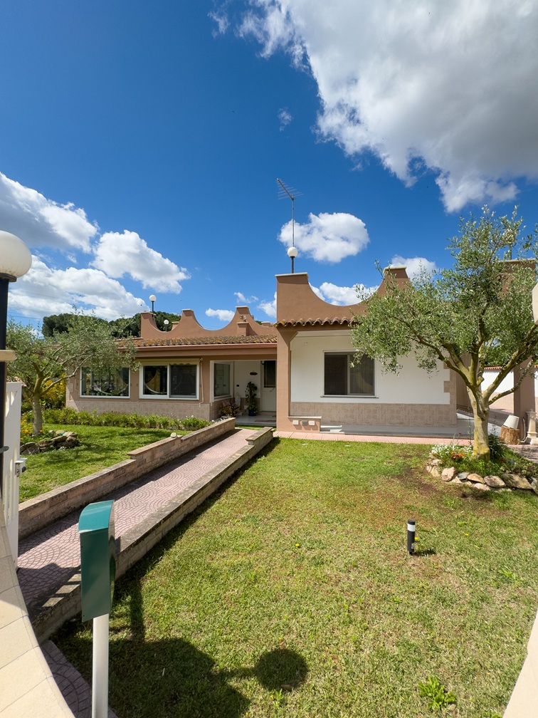 Villa indipendente in vendita – Località “Isca Bois”