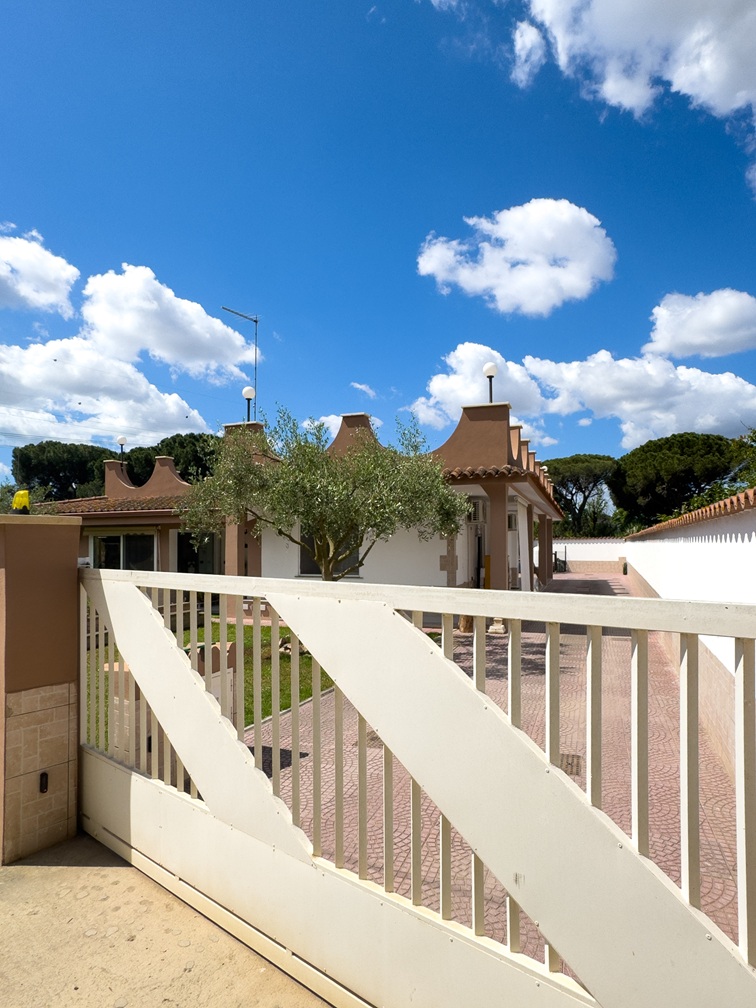 Villa indipendente in vendita – Località “Isca Bois”