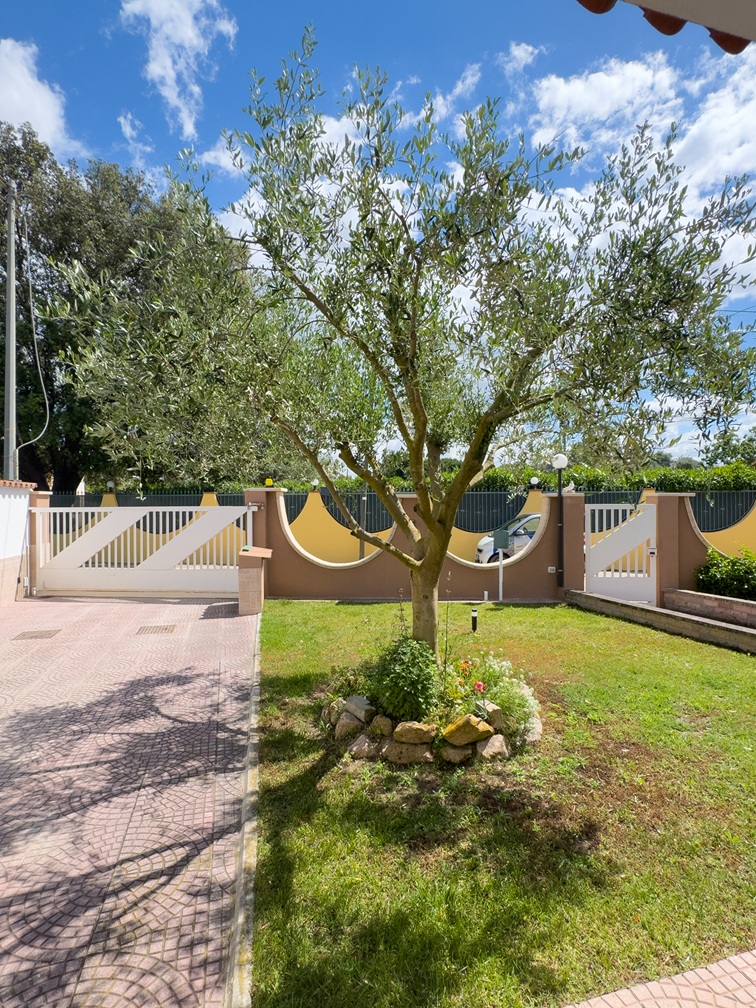 Villa indipendente in vendita – Località “Isca Bois”