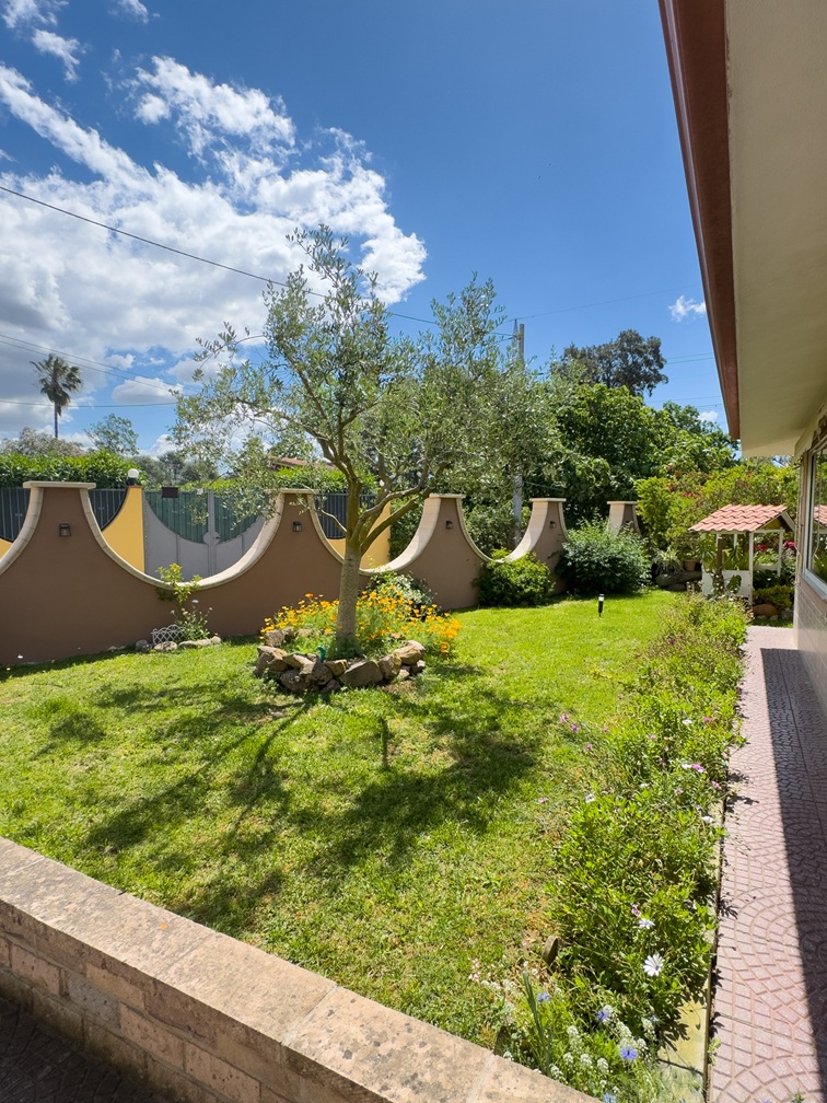 Villa indipendente in vendita – Località “Isca Bois”