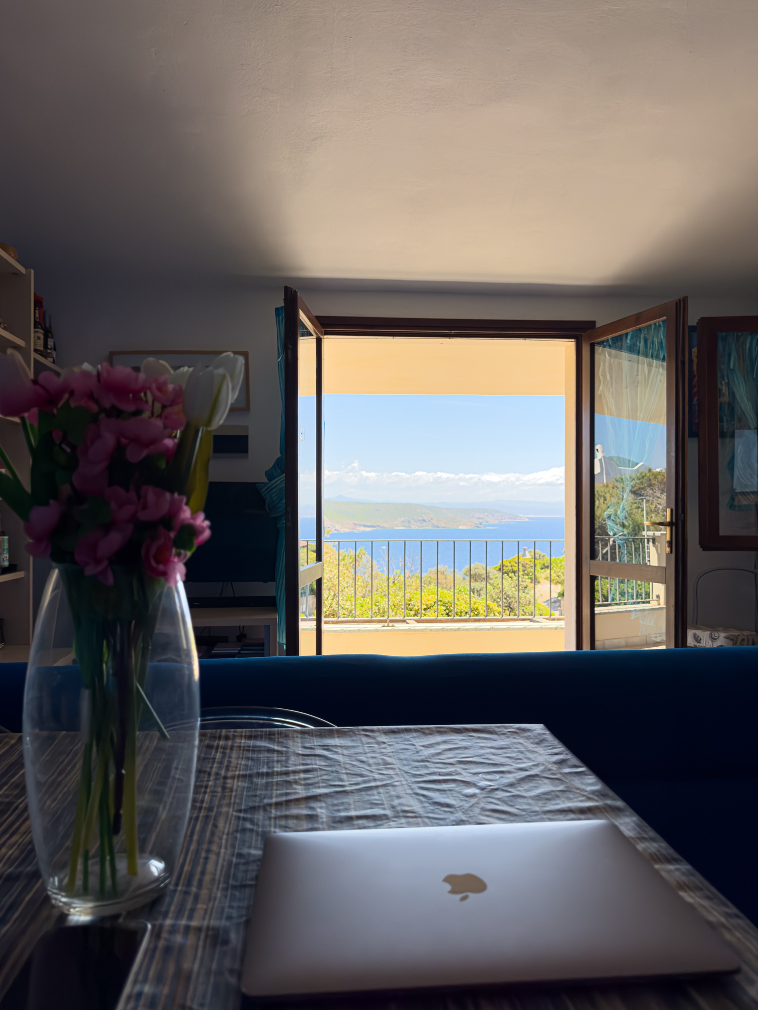 15 Esclusiva Villa Vista Mare: Il Fascino della Costa Verde a Torre dei Corsari