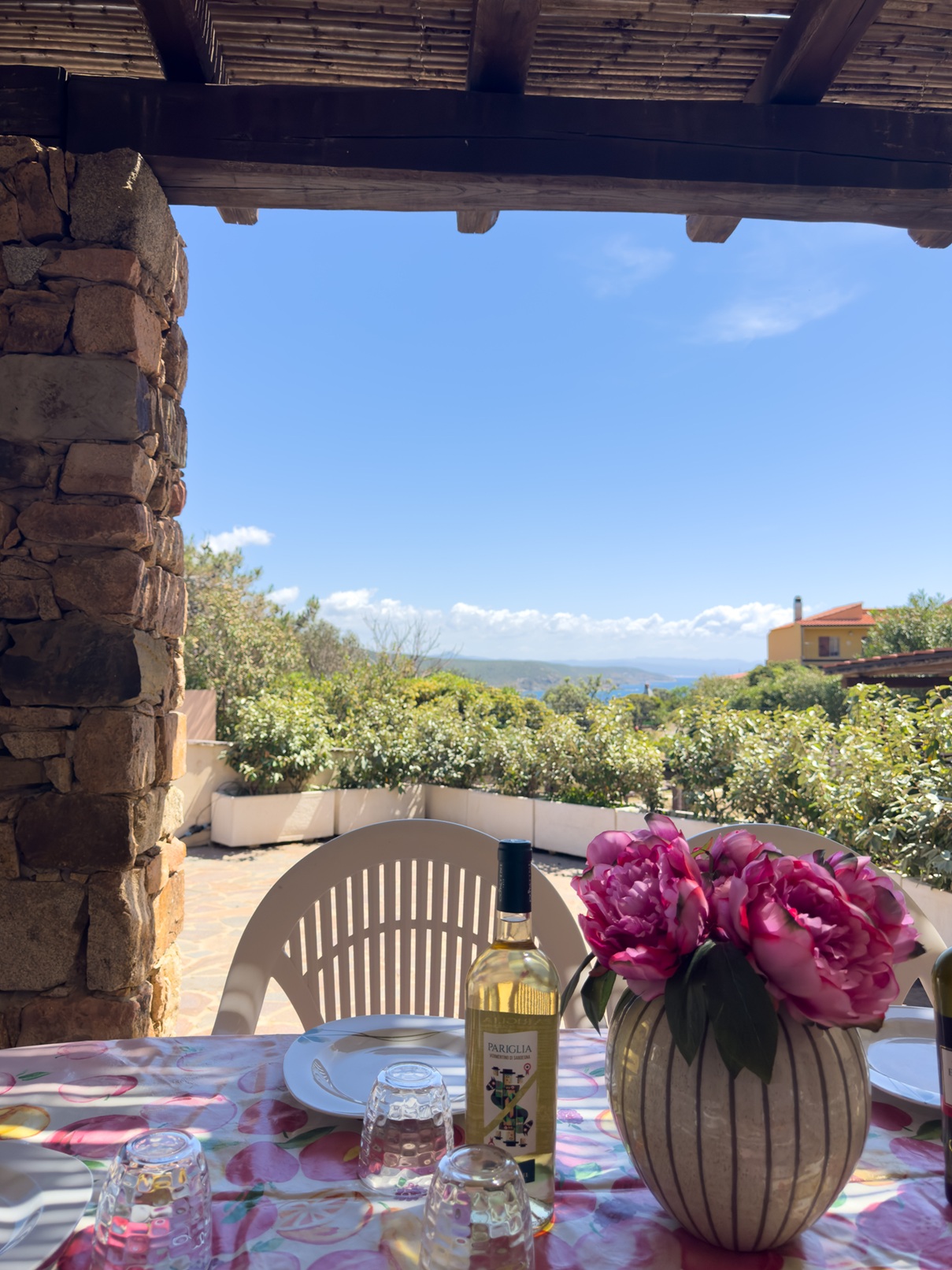 35 Esclusiva Villa Vista Mare: Il Fascino della Costa Verde a Torre dei Corsari