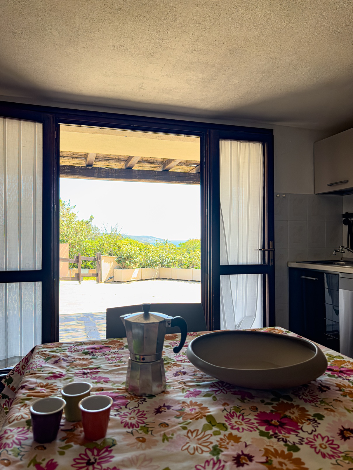 37 Esclusiva Villa Vista Mare: Il Fascino della Costa Verde a Torre dei Corsari