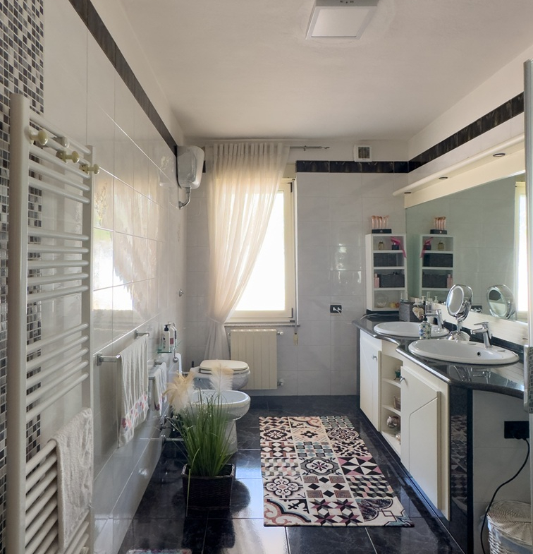 Villa indipendente in vendita – Località “Isca Bois”