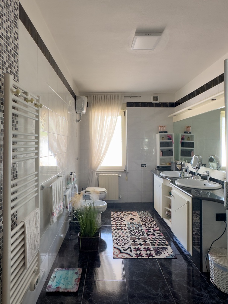 Villa indipendente in vendita – Località “Isca Bois”