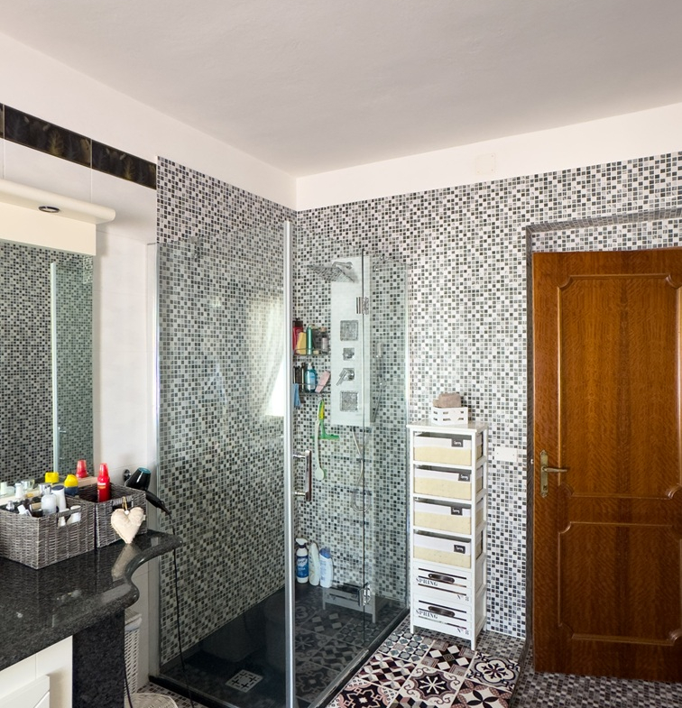 Villa indipendente in vendita – Località “Isca Bois”