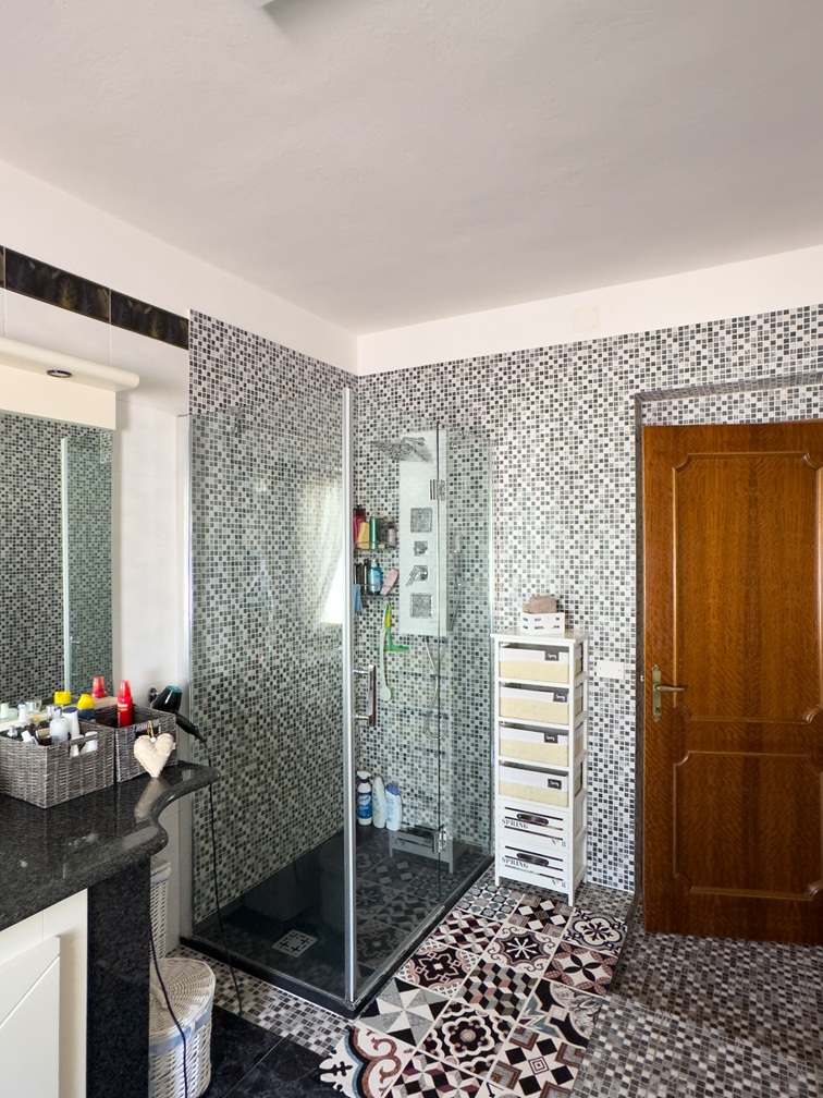 Villa indipendente in vendita – Località “Isca Bois”