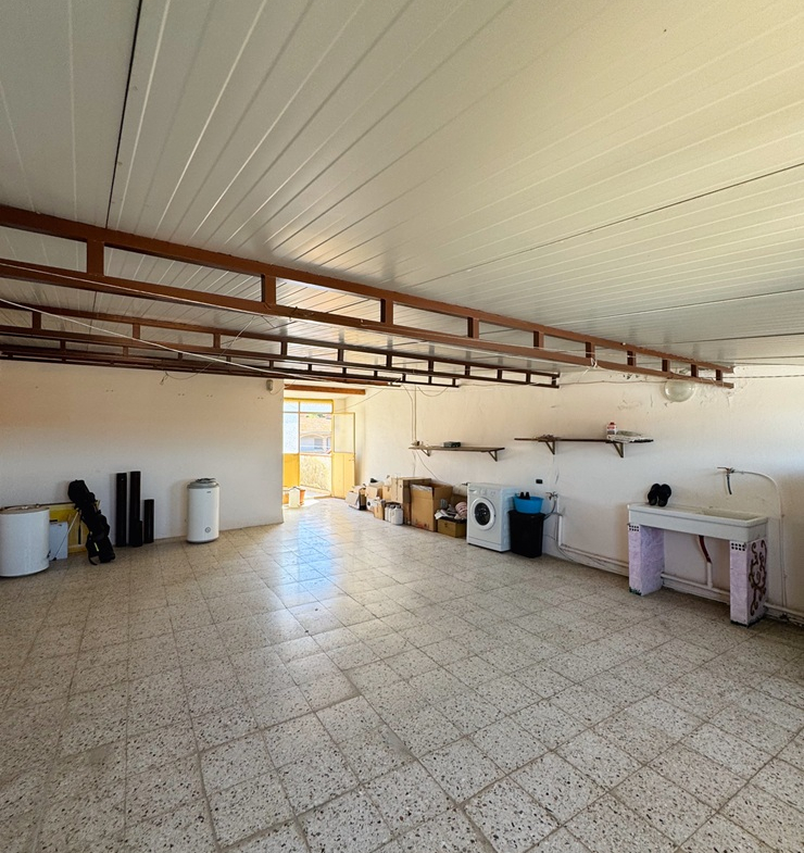 Stabile Indipendente su 3 Livelli con Cortile e Terrazzo – Samassi (Piazza Costituzione)