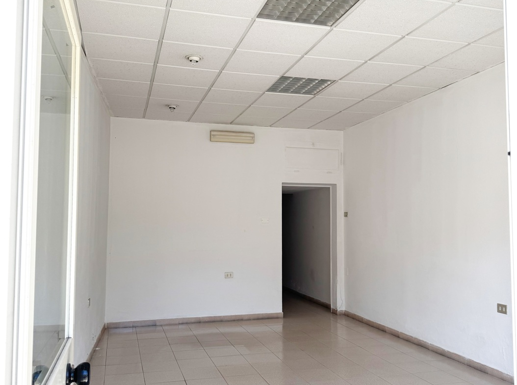 Stabile Indipendente su 3 Livelli con Cortile e Terrazzo – Samassi (Piazza Costituzione)