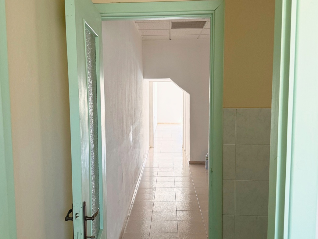 Stabile Indipendente su 3 Livelli con Cortile e Terrazzo – Samassi (Piazza Costituzione)