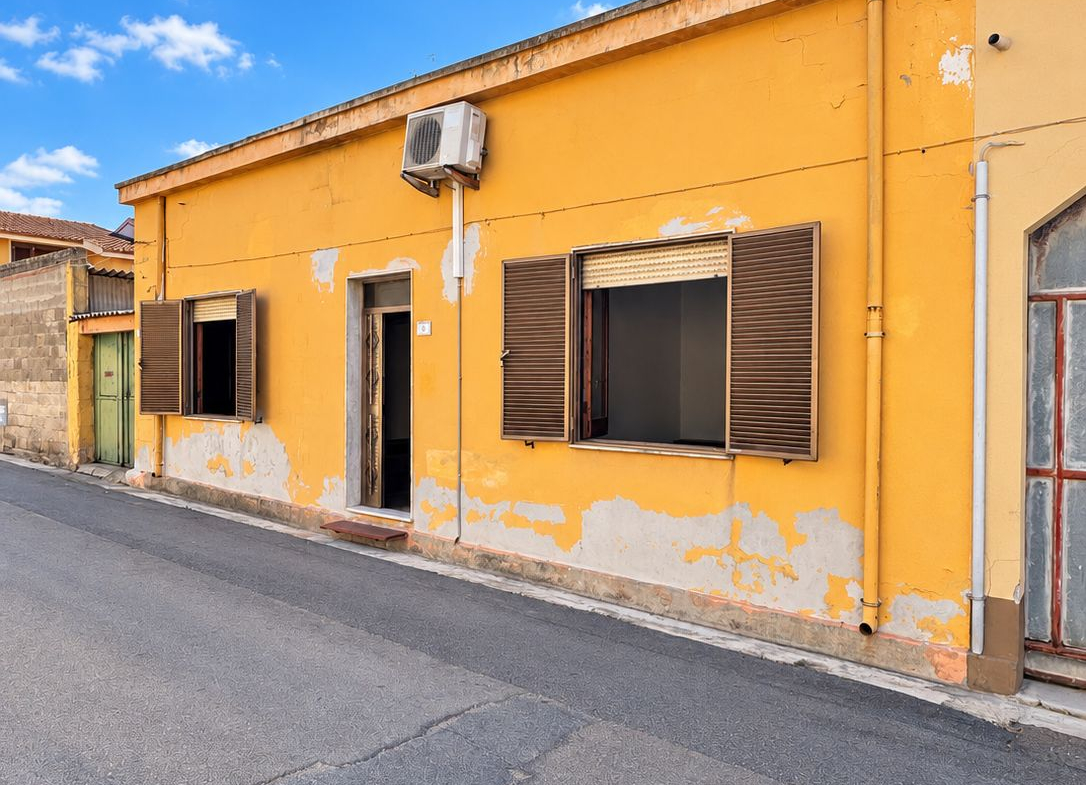 Casa Indipendente da Ristrutturare con Cortile – Serramanna (Zona Sa Lua)
