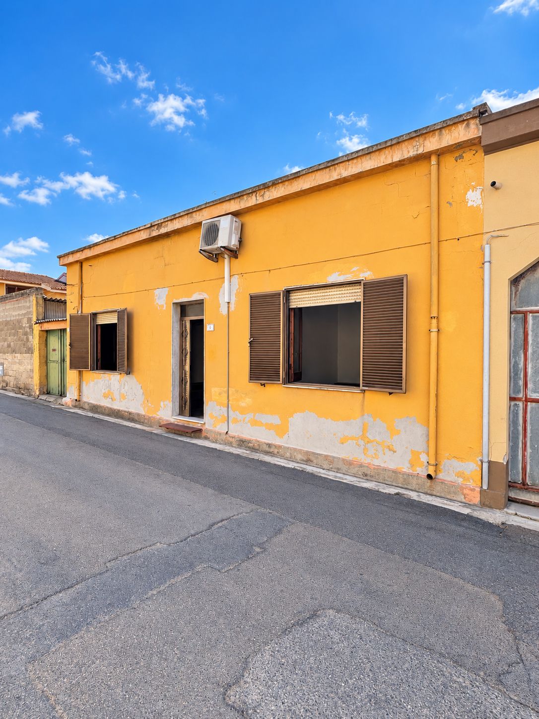 02 Casa Indipendente da Ristrutturare con Cortile – Serramanna (Zona Sa Lua)