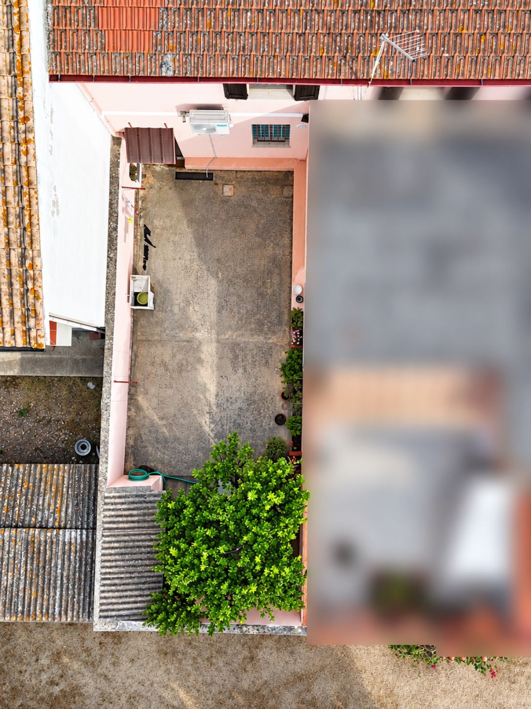 09 Serramanna – Primo piano indipendente con cortile e posto auto nella zona del Parco Comunale
