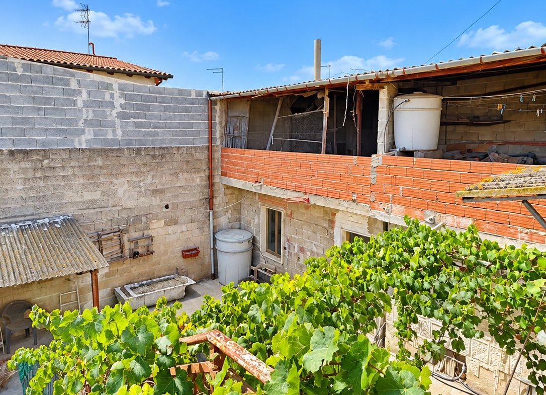 Casa Indipendente da Ristrutturare con Cortile – Serramanna (Zona Sa Lua)