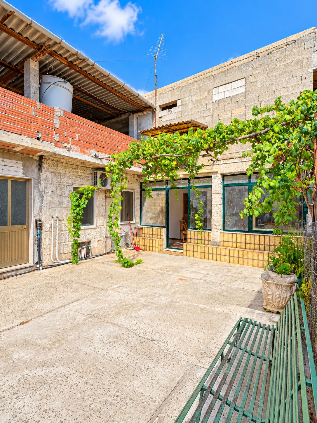 20 Casa Indipendente da Ristrutturare con Cortile – Serramanna (Zona Sa Lua)