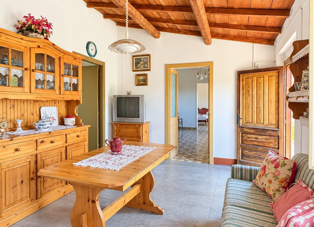 Vallermosa – Casa indipendente con ampio terreno di circa 1.600 mq