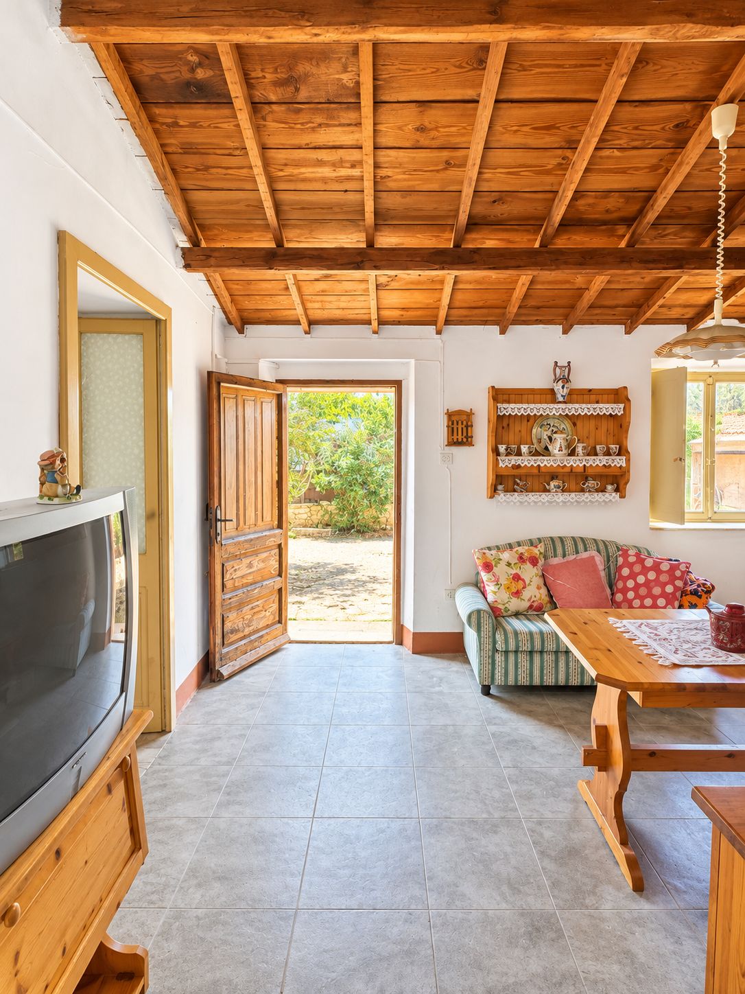 16 Vallermosa – Casa indipendente con ampio terreno di circa 1.600 mq