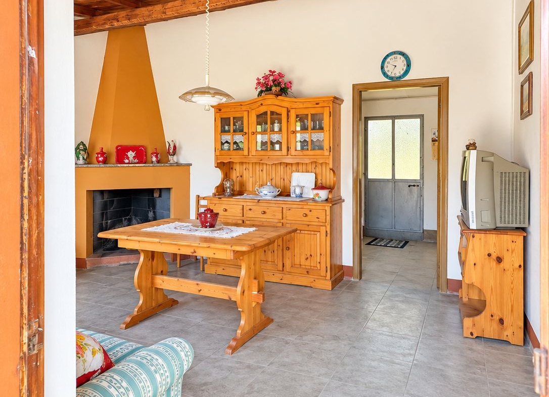 Vallermosa – Casa indipendente con ampio terreno di circa 1.600 mq