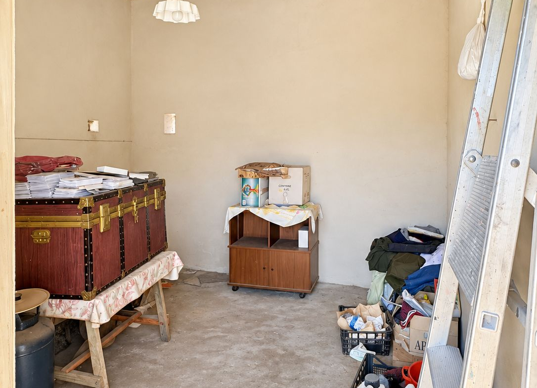Vallermosa – Casa indipendente con ampio terreno di circa 1.600 mq