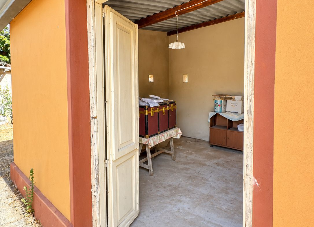 Vallermosa – Casa indipendente con ampio terreno di circa 1.600 mq