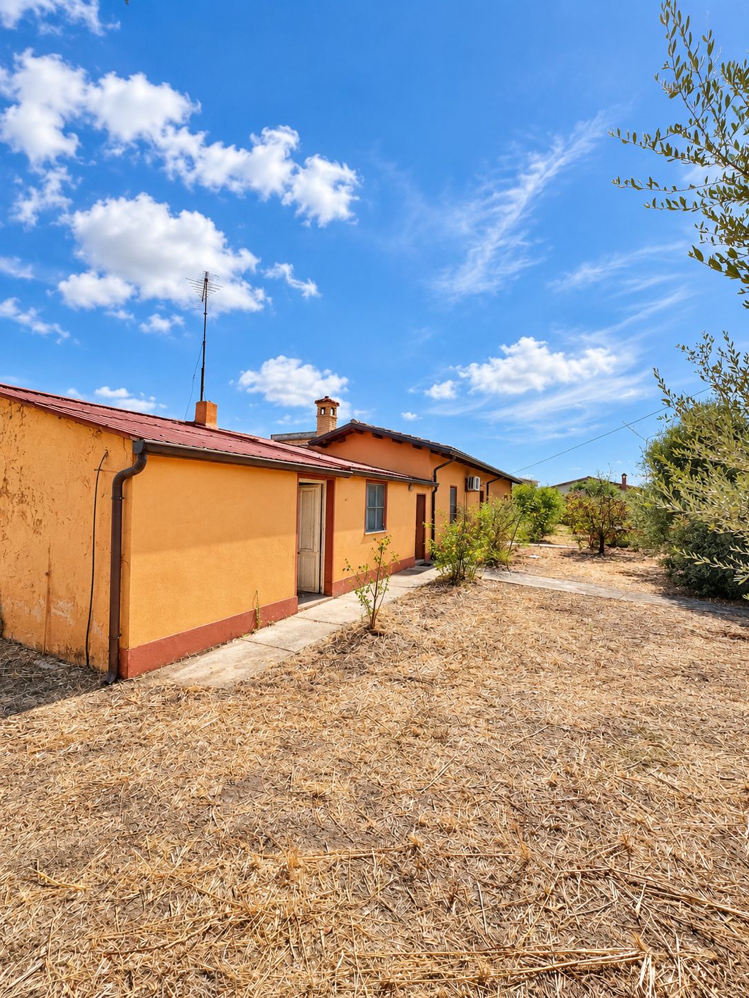 24 Vallermosa – Casa indipendente con ampio terreno di circa 1.600 mq