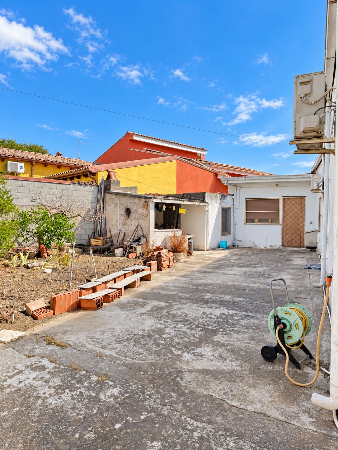 26 Vallermosa – Casa indipendente con cortile privato