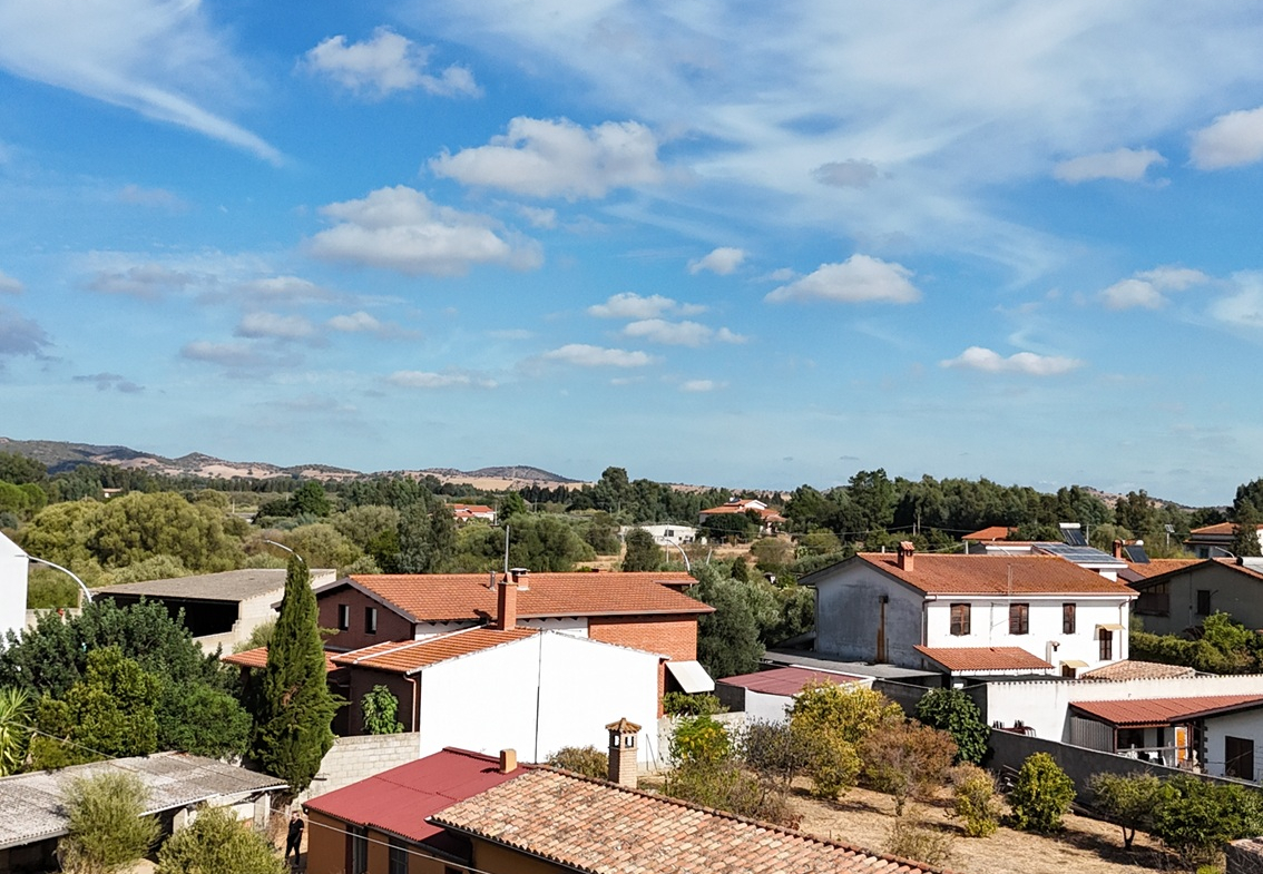 Vallermosa – Casa indipendente con ampio terreno di circa 1.600 mq