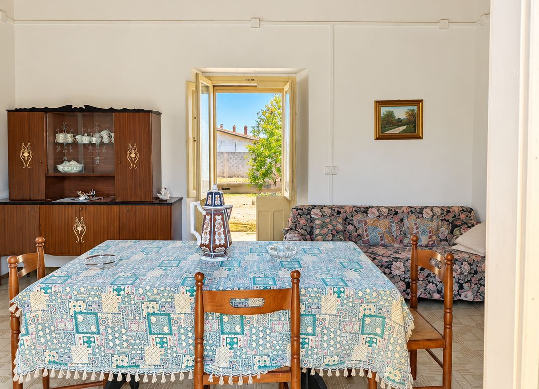 Vallermosa – Casa indipendente con ampio terreno di circa 1.600 mq